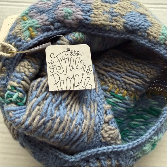 Free People Blue and Green Crochet Lana Cowl Neck Warmer by French Knot-One Size - Picture 10 of 10